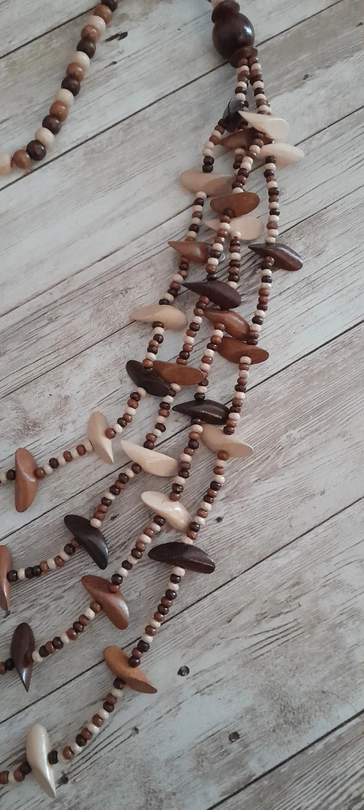 Collar de madera, estilo étnico en colores marrón, crema, beige oscuro – photo 3
